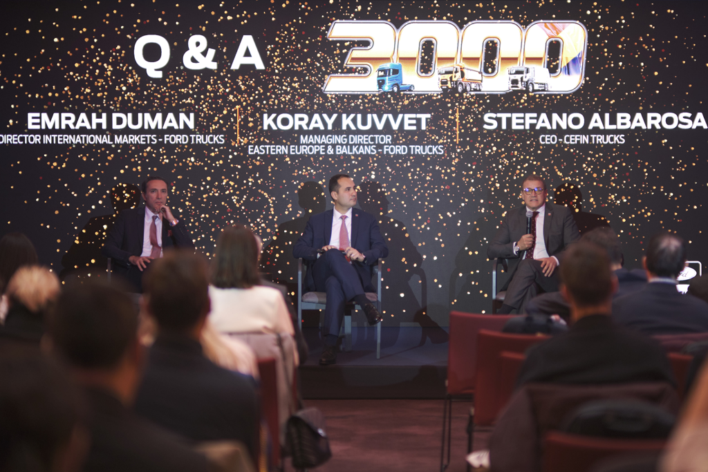 Cefin Trucks sărbătorește livrarea vehiculului Ford Trucks cu numărul 3000 în România și ...